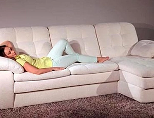 15 лучших диванов для ежедневного сна в 2020 году